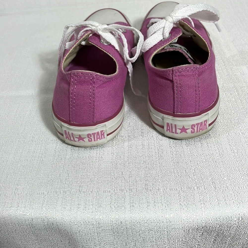CONVERSE tennis shoes, pink, size 4, in good condition